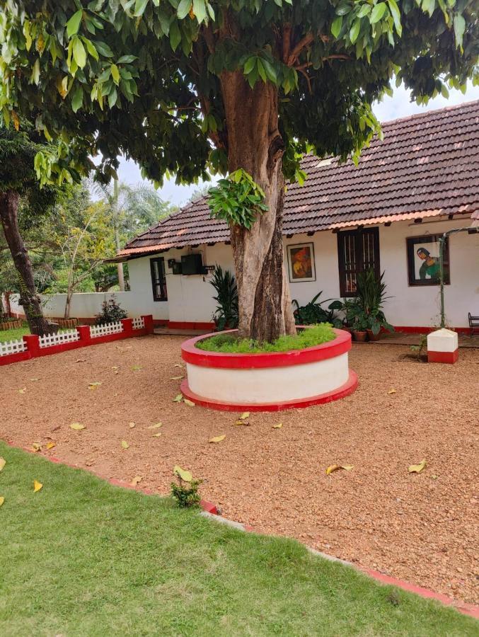 Akkara Homestay & Ayurveda Коттаям Экстерьер фото