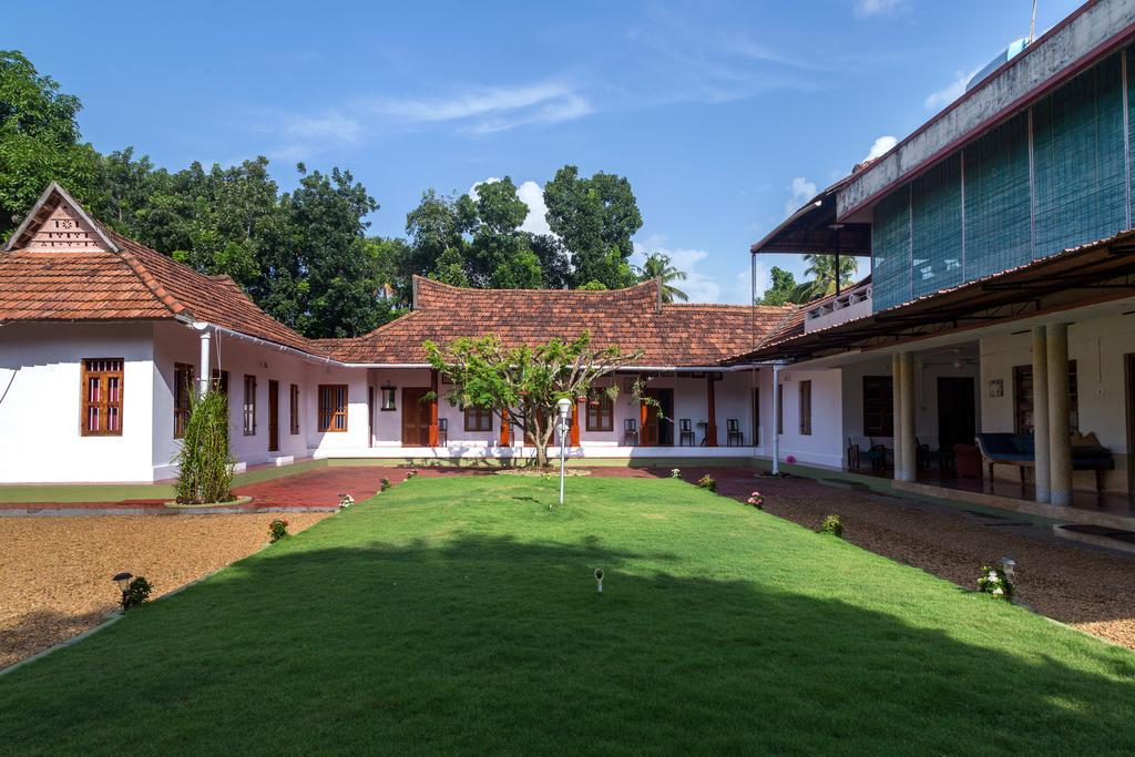Akkara Homestay & Ayurveda Коттаям Экстерьер фото
